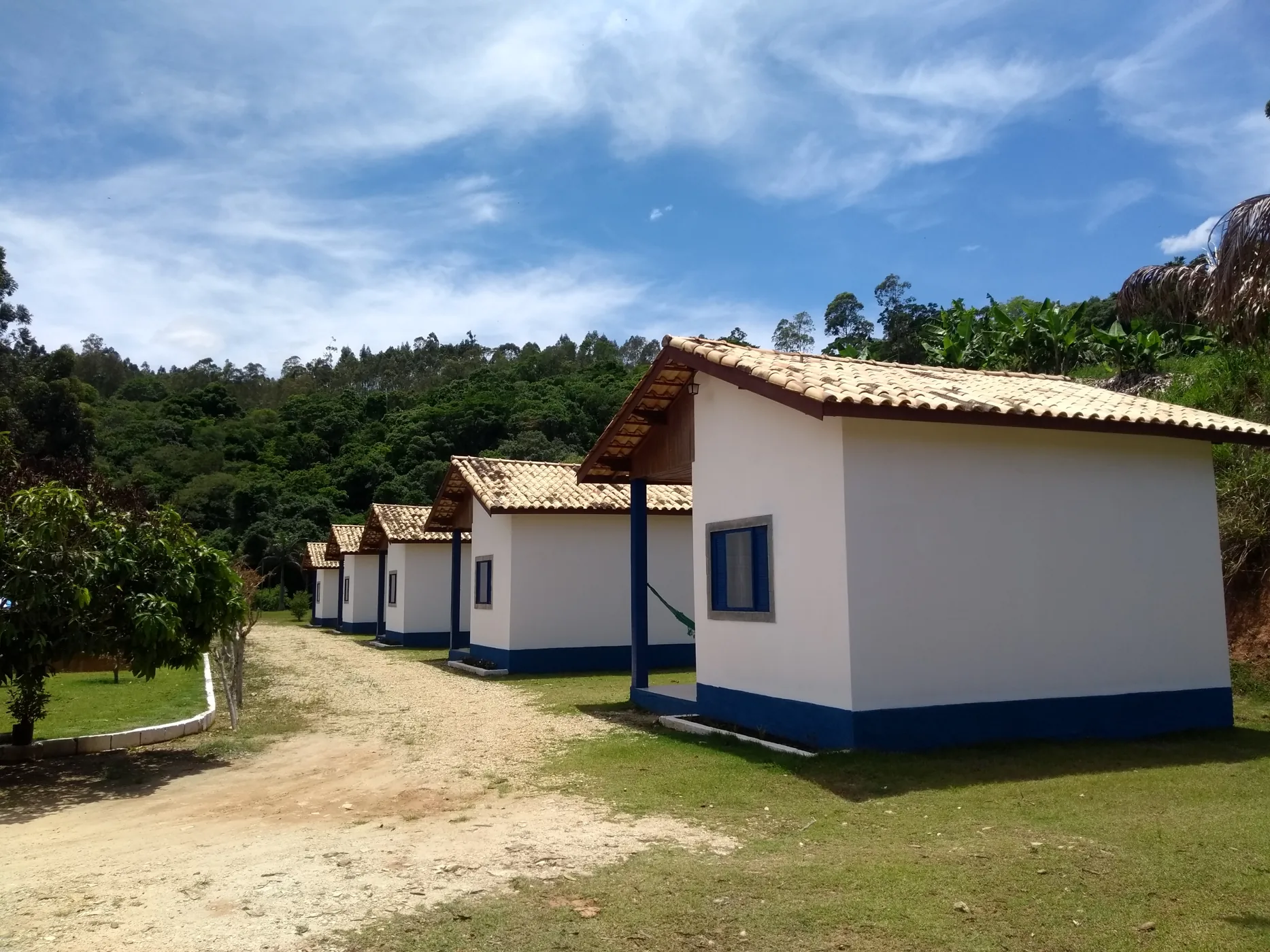 Chalés em meio à natureza